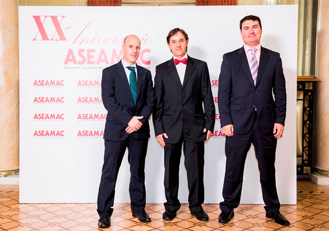 Left to right: Joaquín Cazorla (INMESOL Domestic Sales Dept.), Jordi Torres (ASEAMAC Board of Directors member) and Ignacio Morell (INMESOL Domestic Sales Dept.)